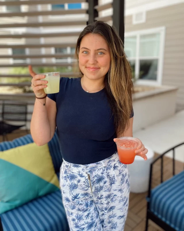 ☀️Summer just isn’t the same without lemonade 🍋🤗

Grab a cool refreshment and enjoy a nice day on the pool deck 😎

#westandwright #wrightwhereyouwanttobe #auburnuniversity